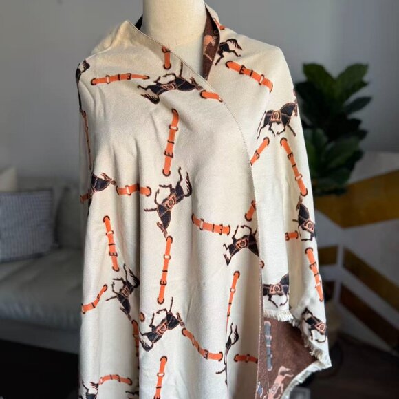 Cream reversible horse woven Vegan cashmere stole - Picture 9 of 9